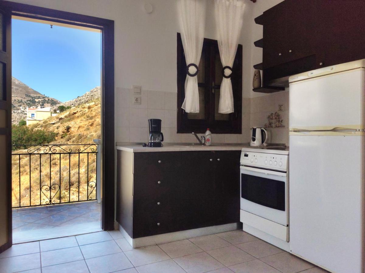 Gompos Apartment - Cozy Apartment Next To The Sea - Amazing Sea View Simi Dış mekan fotoğraf